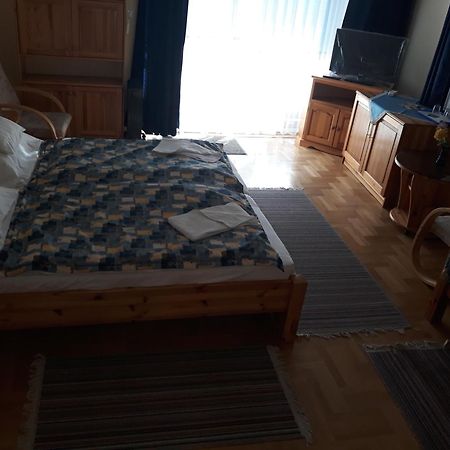 Kenézy Lux Apartman Vendégház Hajduszoboszlo Exterior foto