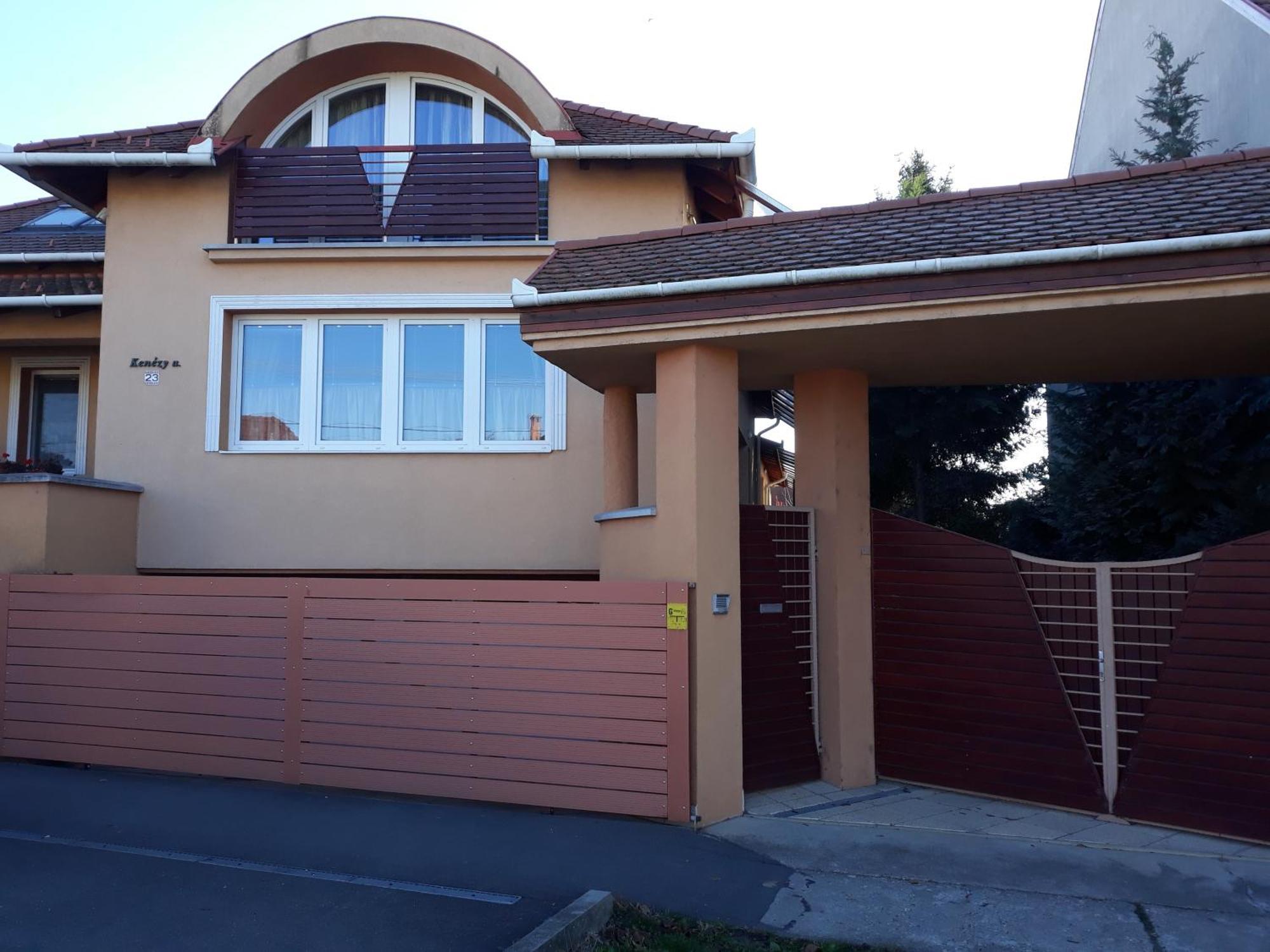 Kenézy Lux Apartman Vendégház Hajduszoboszlo Exterior foto